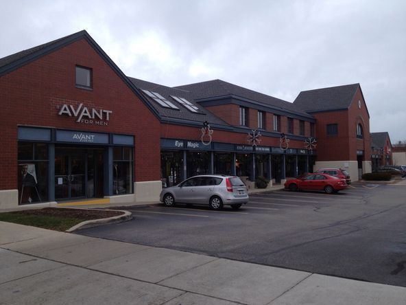 THE SHOPS ON ELM PLACE: 581 Elm Pl, Highland Park, IL 60035
